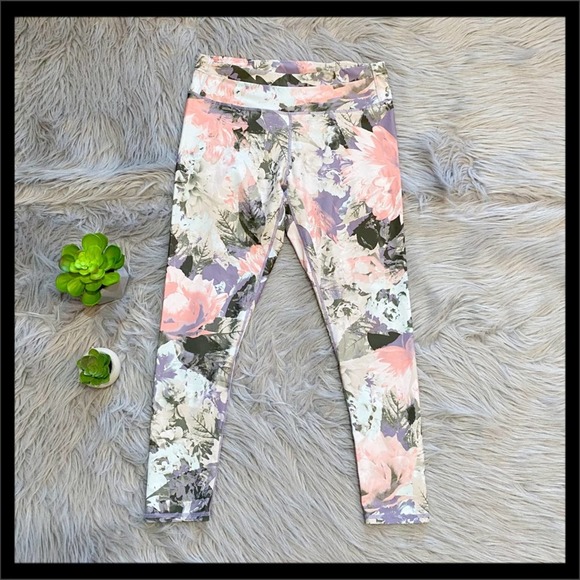 Fabletics Gia Printed Powerlite Capri Leggings - Picture 2 of 5